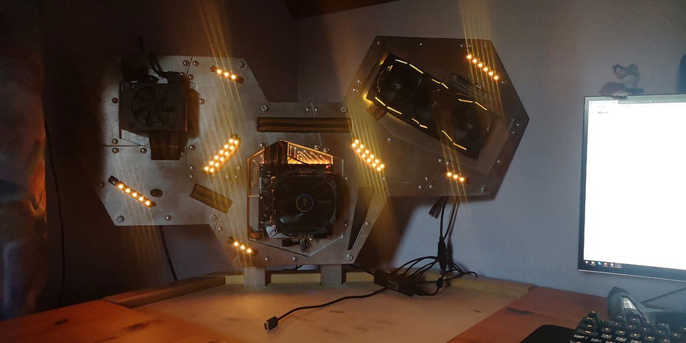 Bit more progress, atleast it's up and running. Plexi pieces still not finished and cable management needs more work.