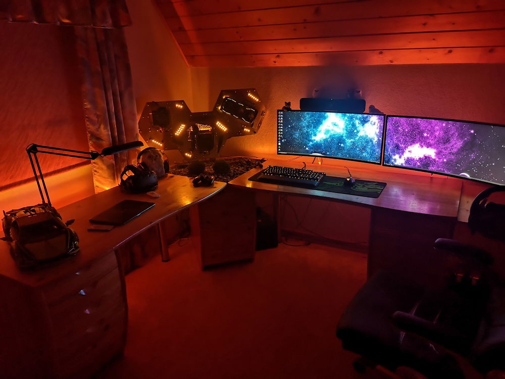Some improvements on overall desk looks (ignore the cable mess)