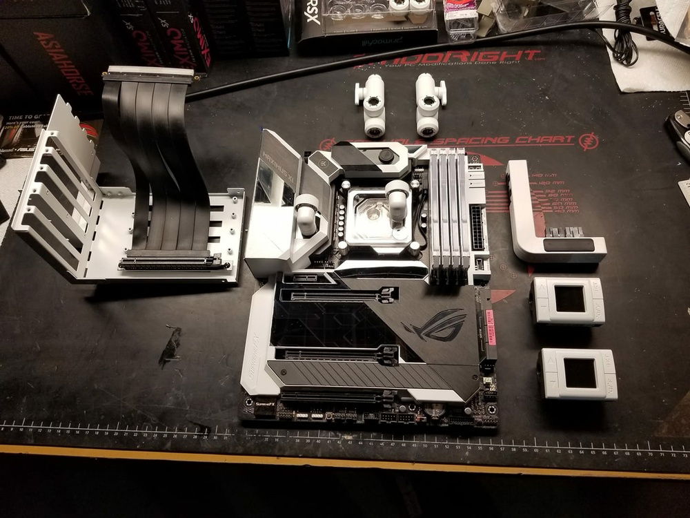 After paint and mask. Decided not to use vertical mount or EVGA Power cable modifier