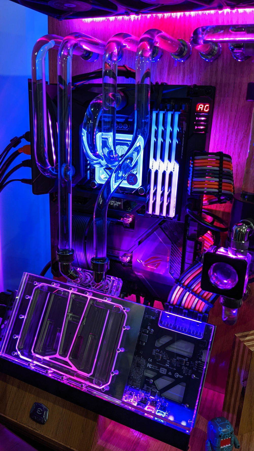 Added an RGB strip to my Optimus water block.