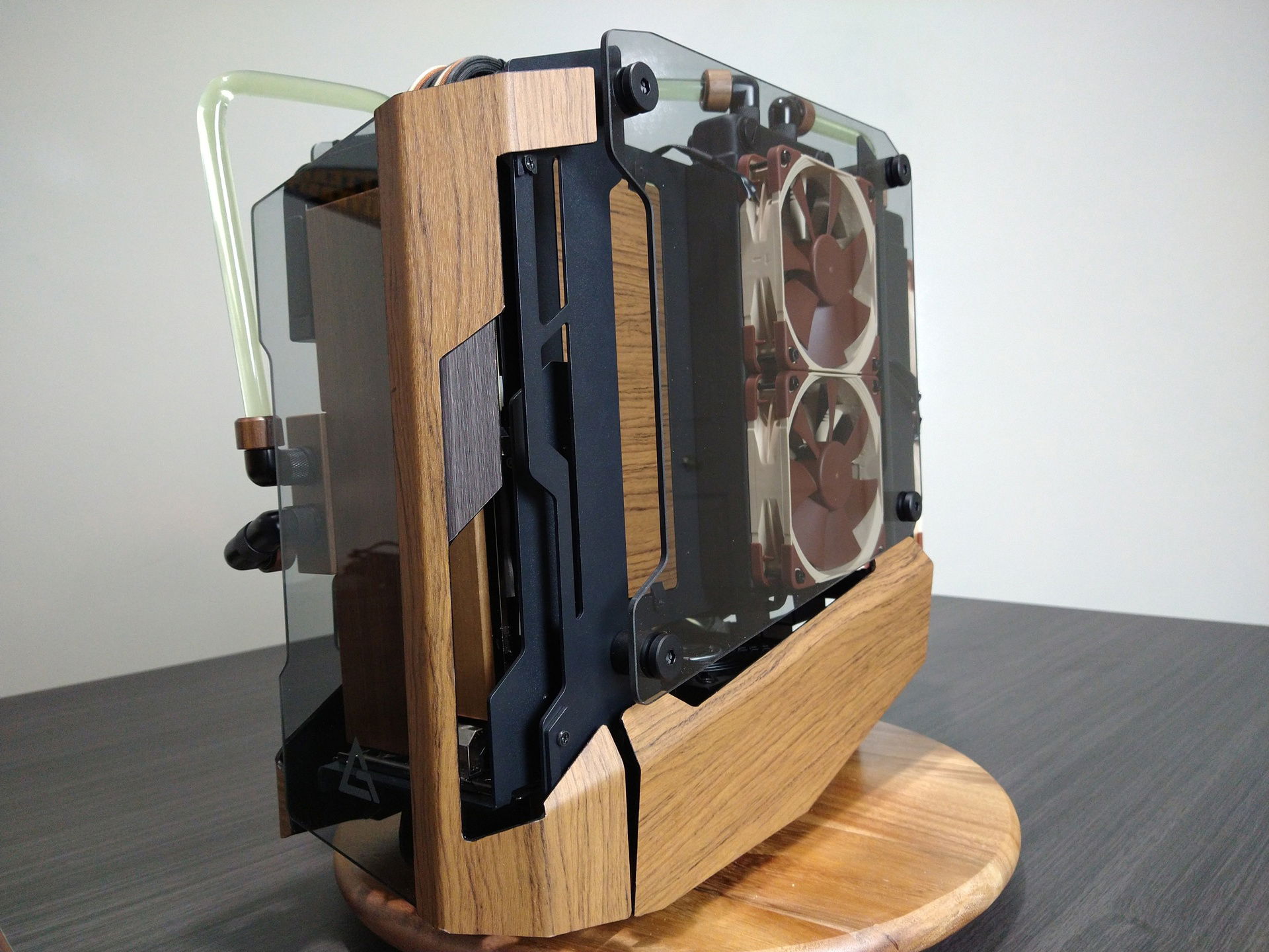 Watercooled Wood ITX » builds.gg