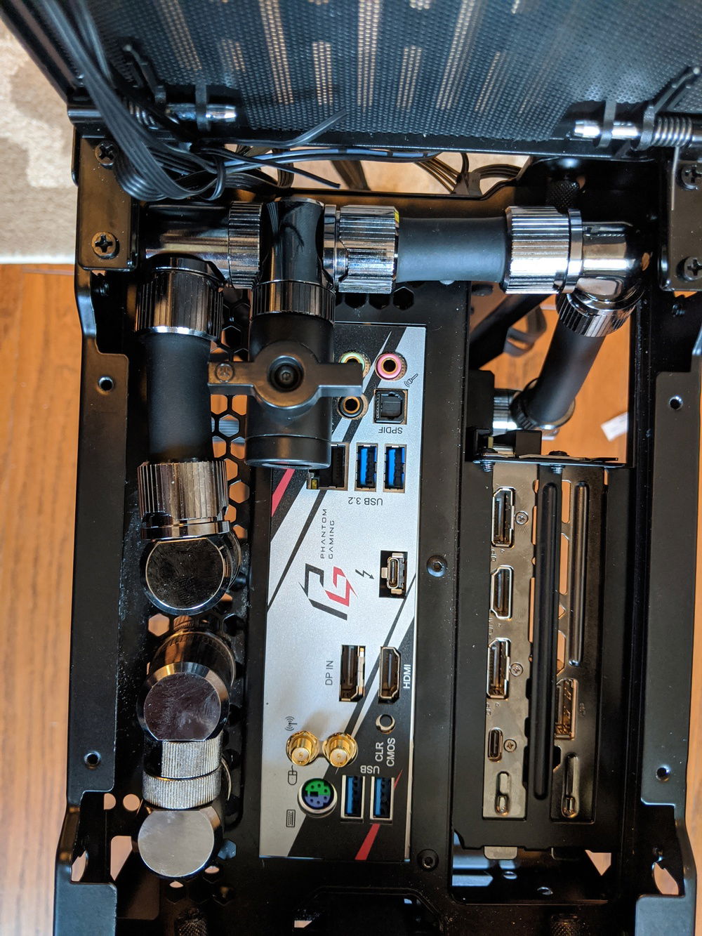 Top tubing with fill port.