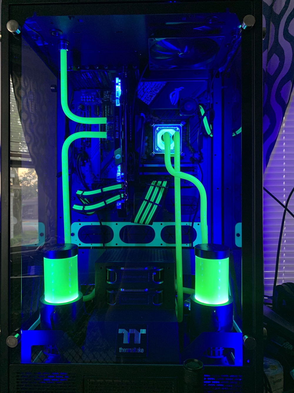 Just a pic of the whole setup. This is all the same stuff as the ab condensate with the exception of the Cable Mod cables and the EK cooling stuff.