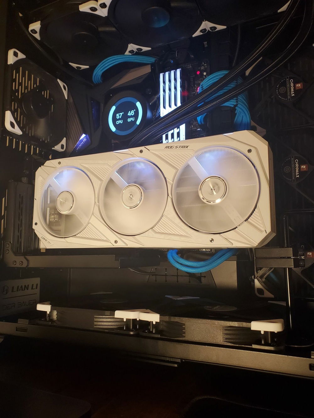White 3090 I F5'd off NewEgg.