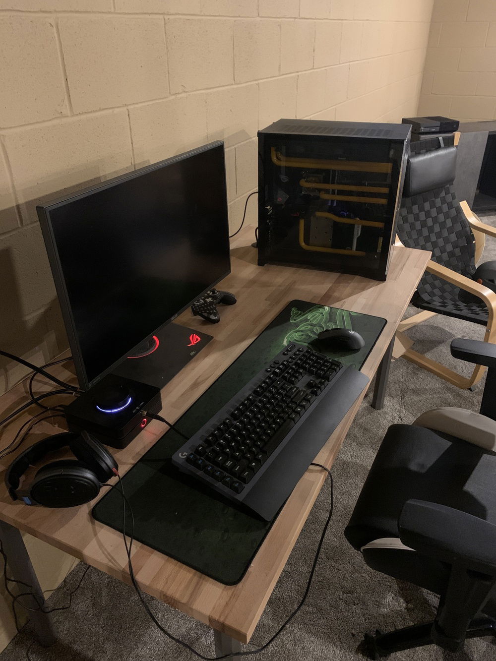 The cables running in the back are for my amp and dac I just haven’t had time to borrow my dads hole saw again it’ll get cleaned up soon. And I plan on changing the mouse mat to a more on theme one.