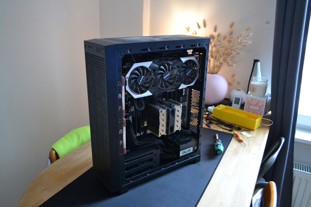 Updated pictures for end of 2021!
Server has had a couple of changes.