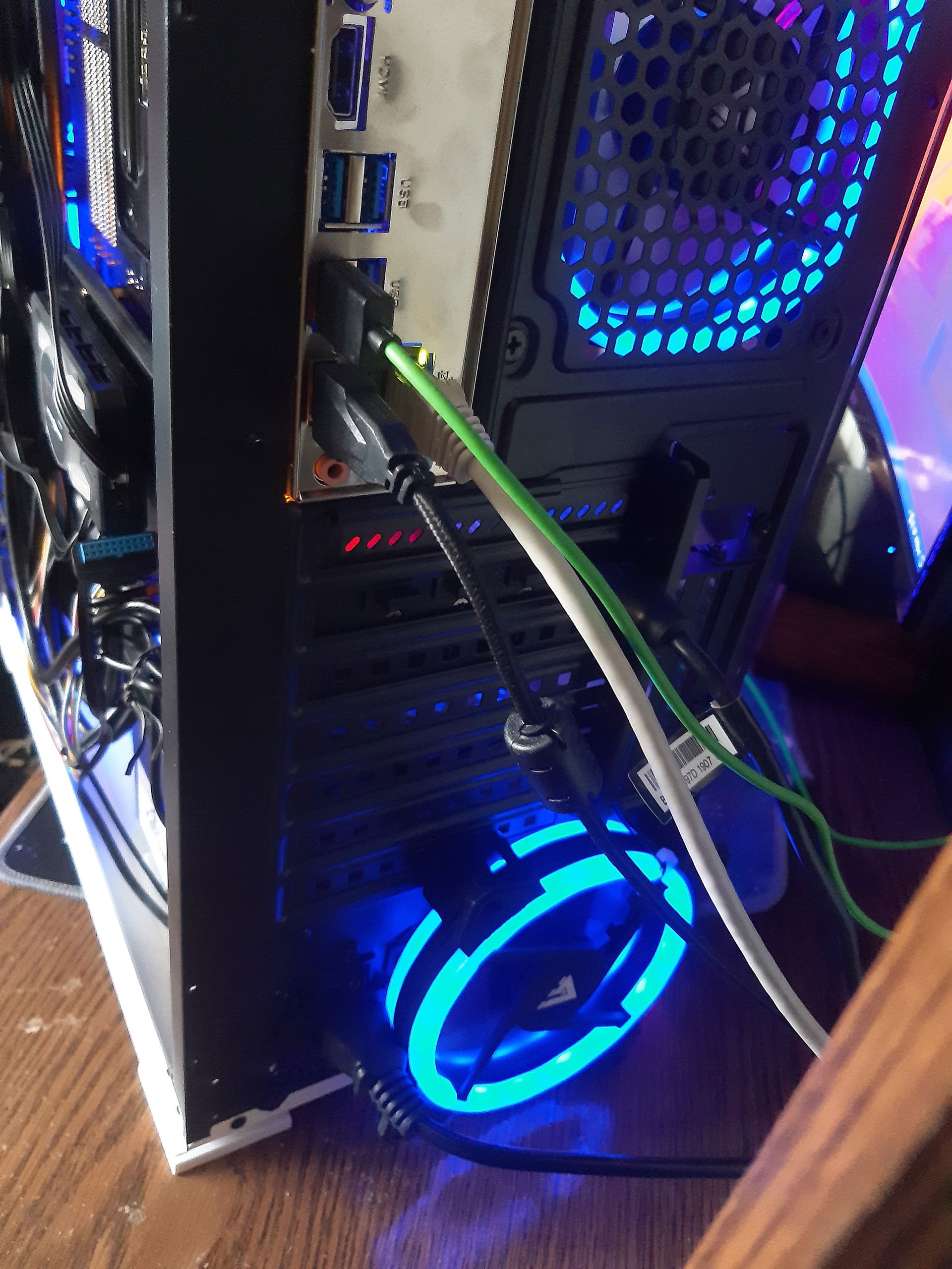 Blue Hollow Gmaing PC » builds.gg