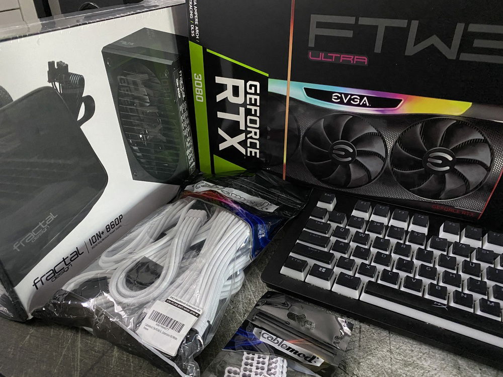 New GPU, PSU & CableMod extensions that fit this build better than my old ones.