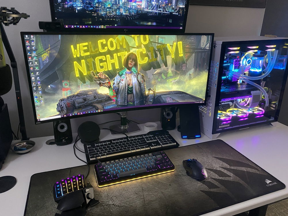 The new Drop Alt-High Profile all synced up for some Cyperpunk!