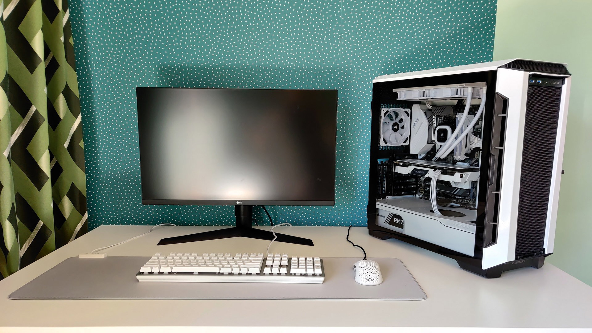 Black And White And RGB Ofc Themed Gaming PC For My Sister Builds Gg 141337 1920 