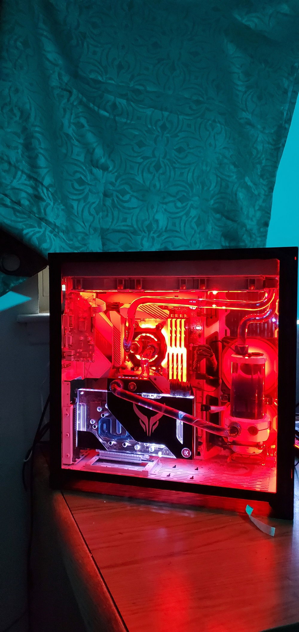 Vertical Mount with a custom loop in a tight case was not fun.