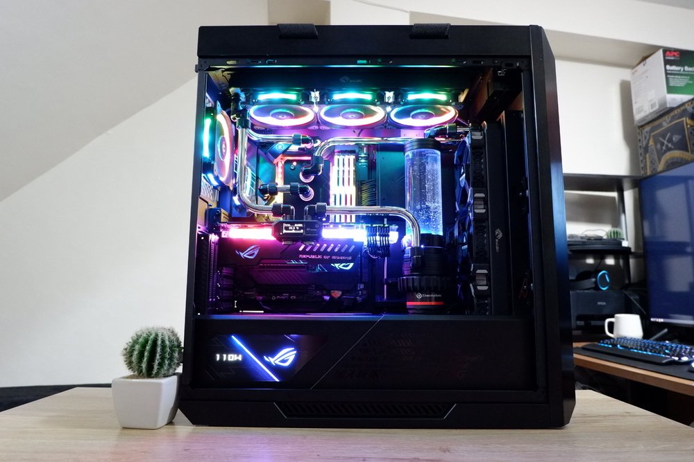 Insane $3000 Strix Helios Water Cooled PC