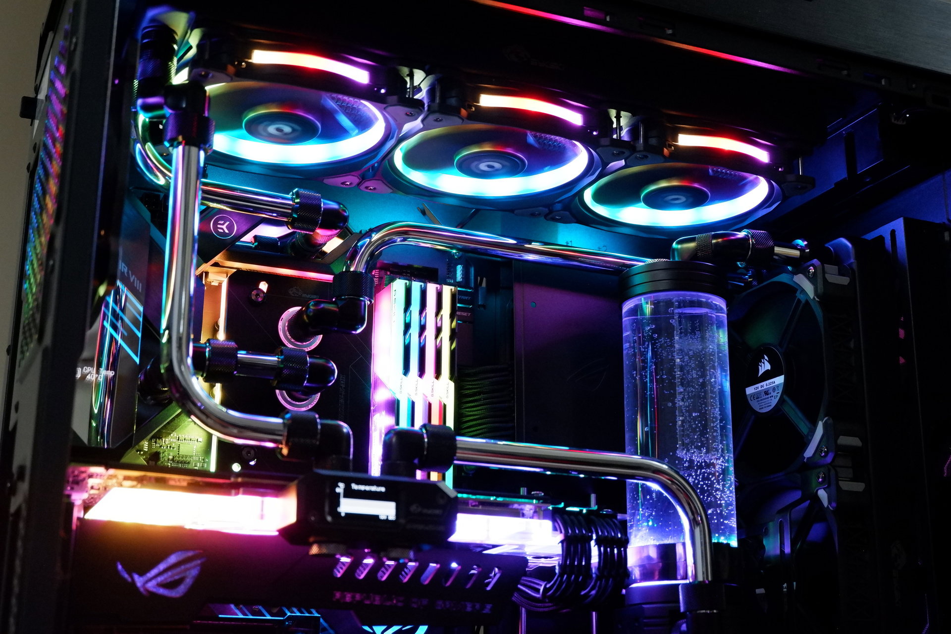 ROG Helios » builds.gg