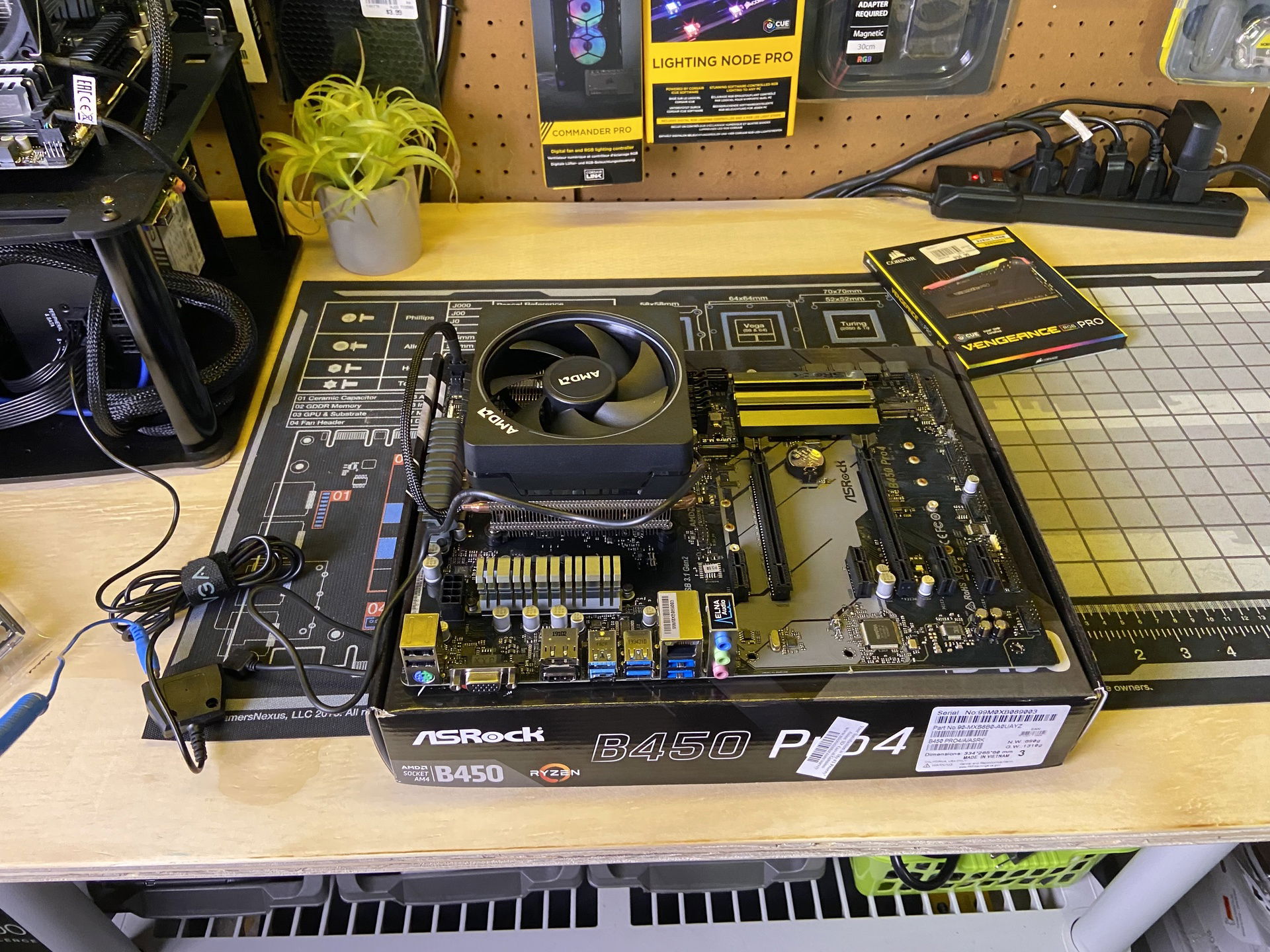 Lian Li LANCOOL II Review Build » builds.gg