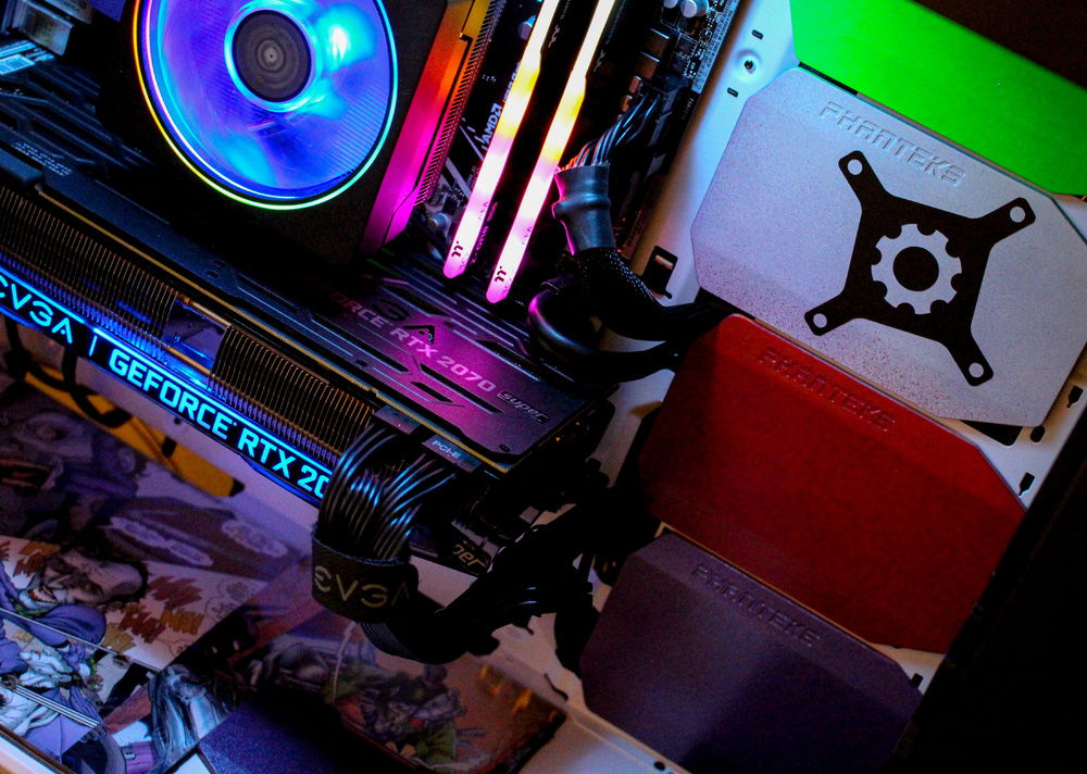 Jokers suit. Purple to a red smile white face green hair 🃏