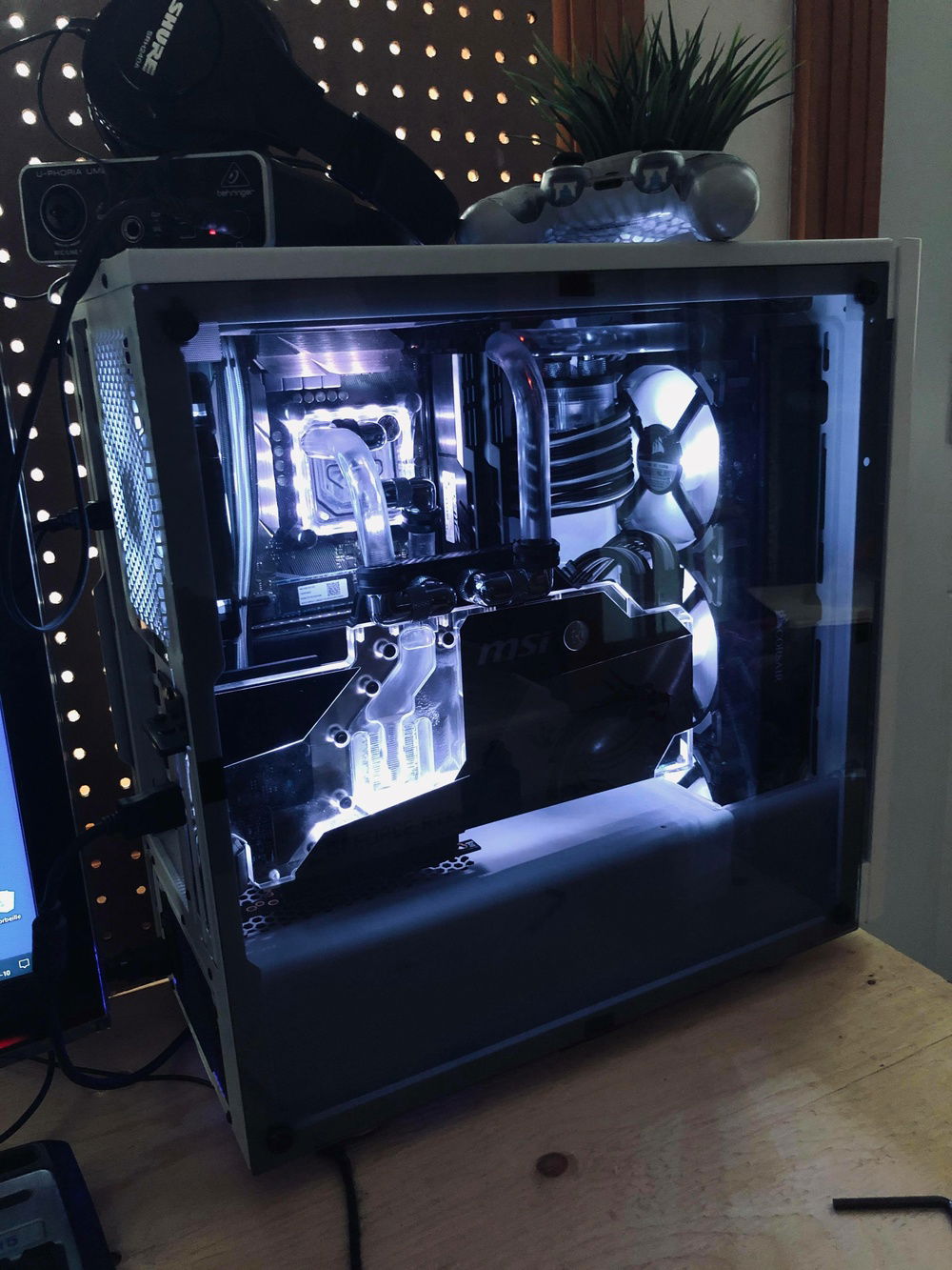 Black and White clean build » builds.gg