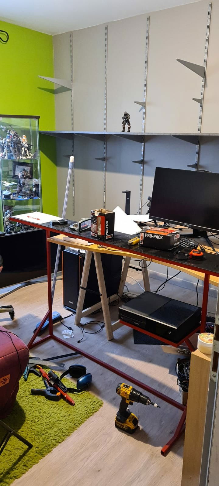 on prepare la geekroom pour le montage finale !