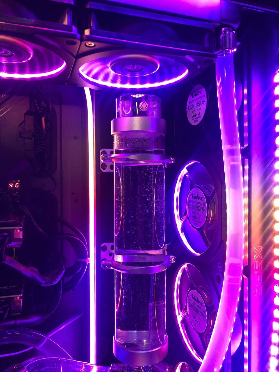 Top/Front of case, w/ Protium 250mm reservoir