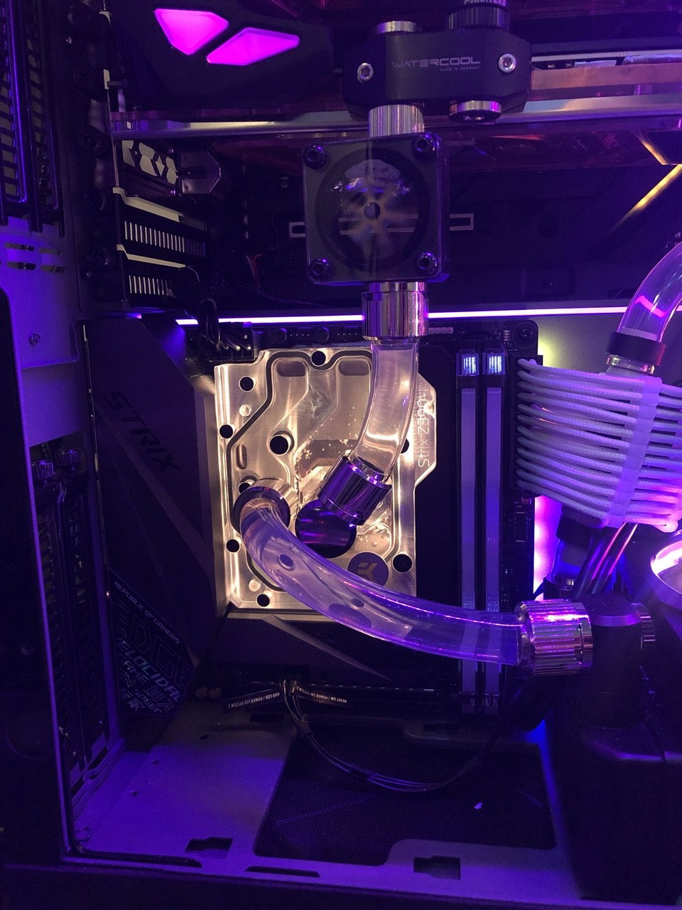 ROG Z390-I w/ i5 9600K, and an EKWB monoblock
