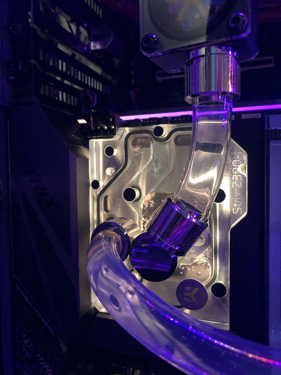 ROG Z390-I w/ i5 9600K, and an EKWB monoblock