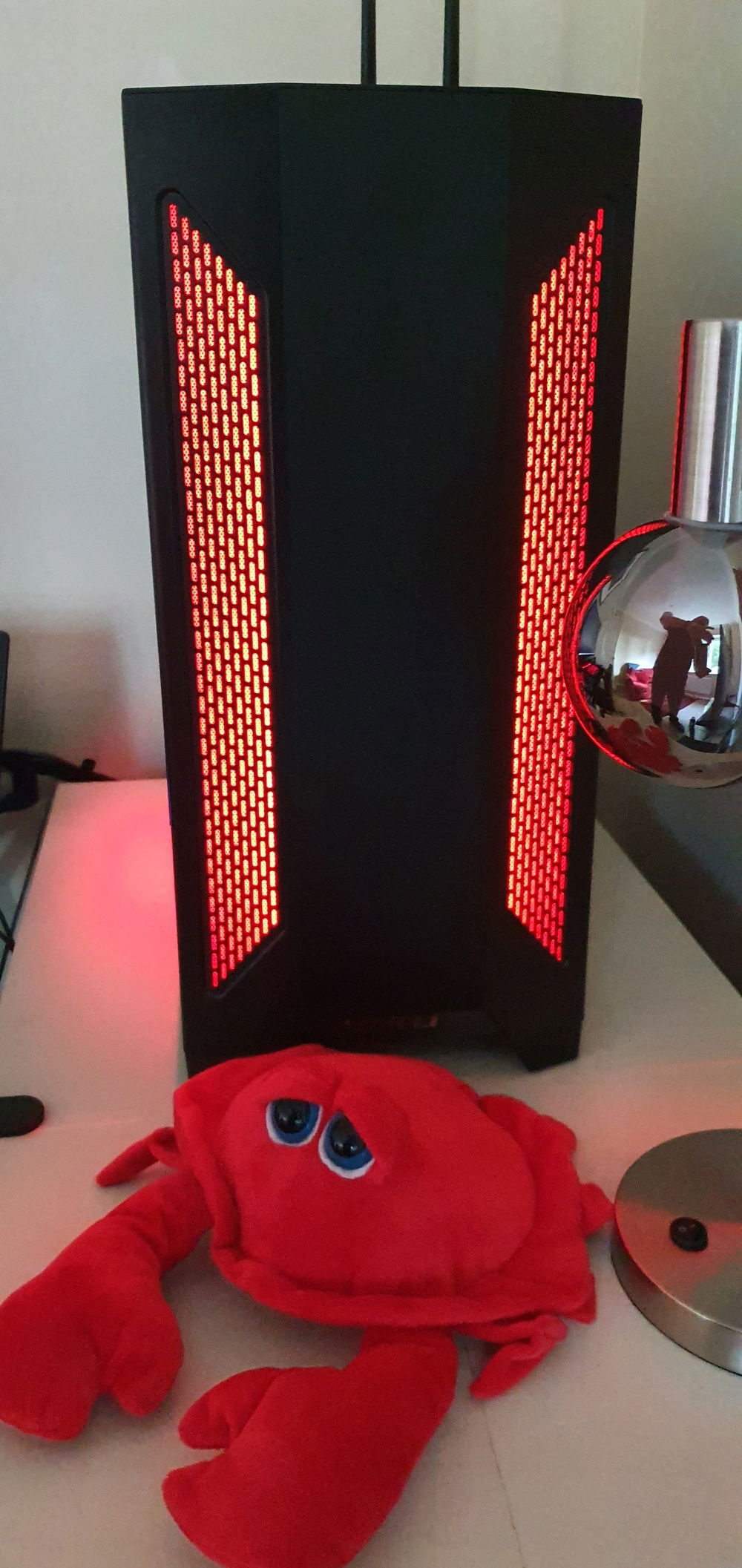 Lancool 2 before the mesh treatment...