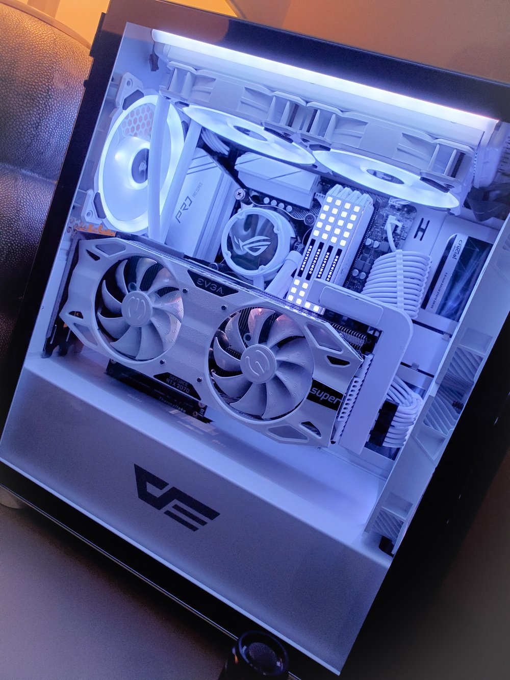 White PC Gaming » builds.gg