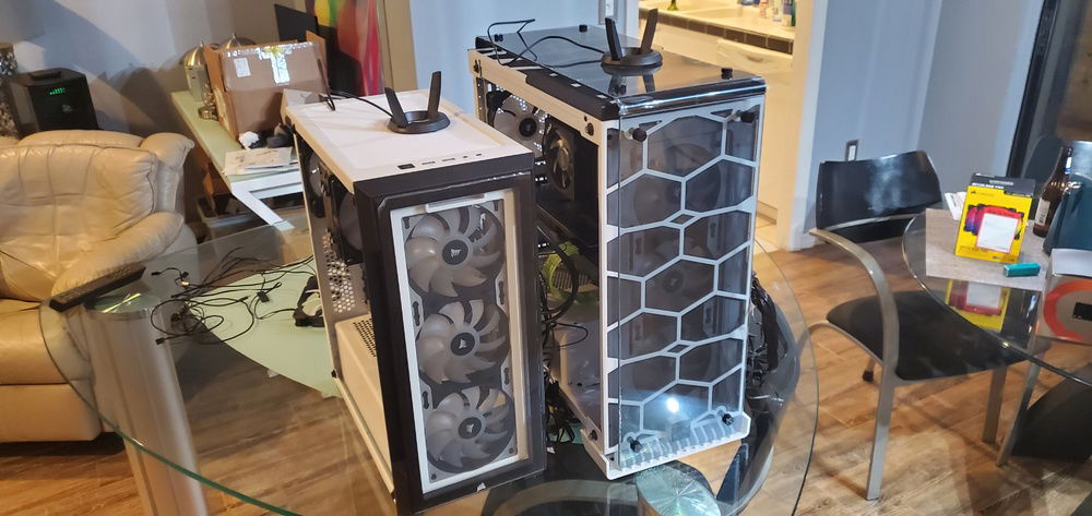 Side by side comparison with another client build showing size difference between 570 and 220t