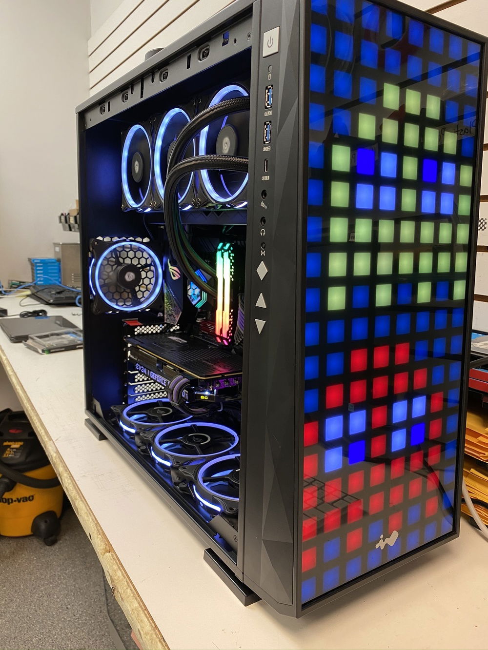 Angled front/internal view