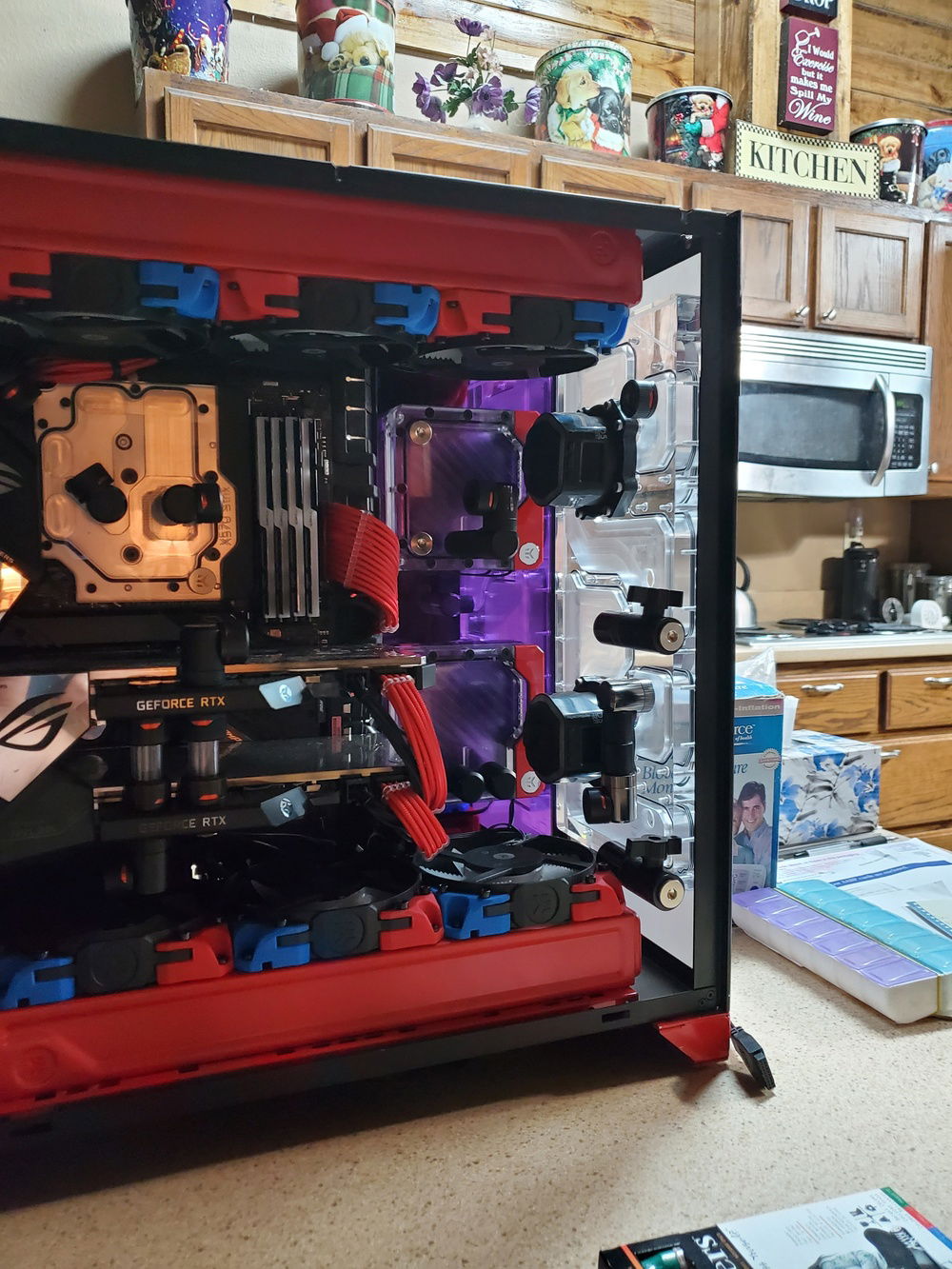 Mounted distro plate