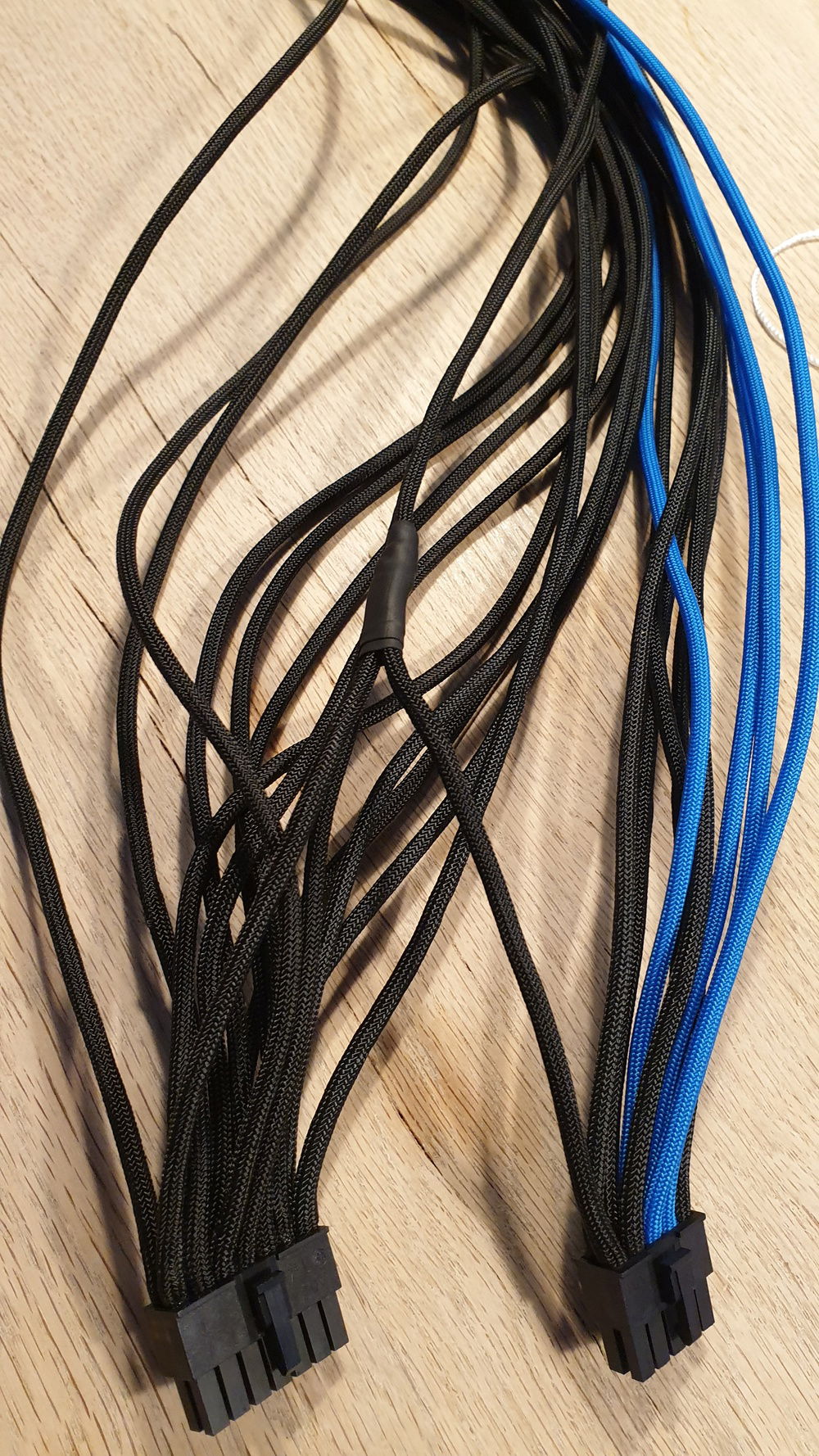 Love the HXi power supply. Not that many split wires.