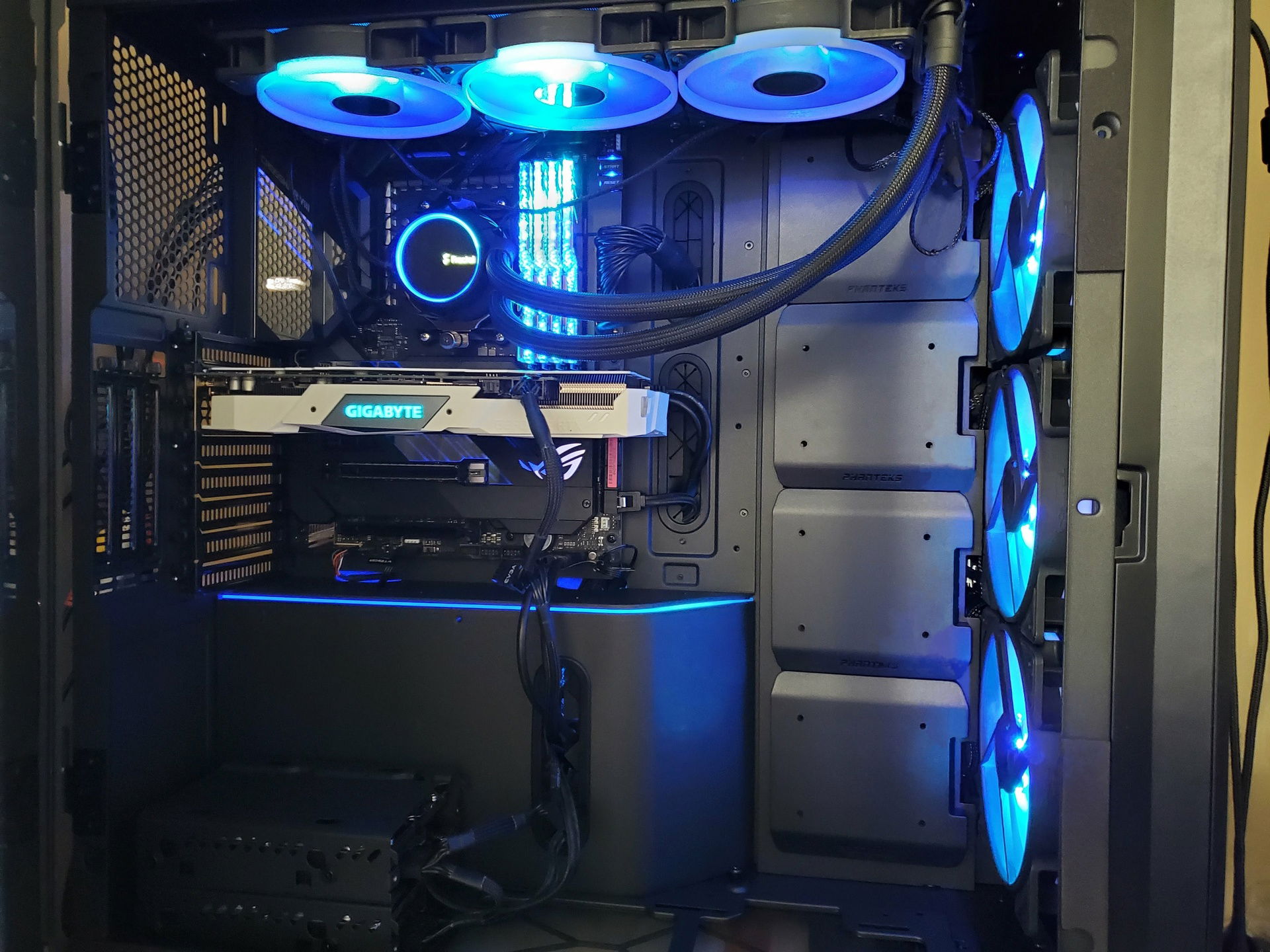 Phanteks 719 Lightning - WIP » builds.gg