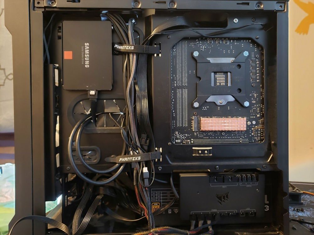 Previous build before upgrades in cables
and Samsung 860 Pro 256gb Cache Drive