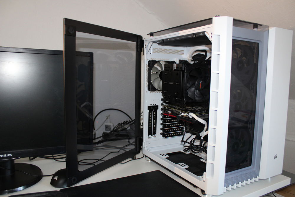 The side panel swings out, very handy.