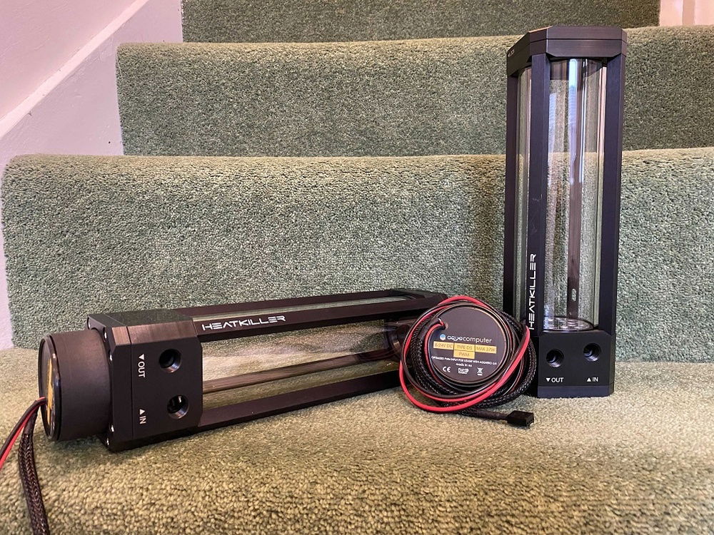 Heatkiller reservoirs with Aquacomputer D5's