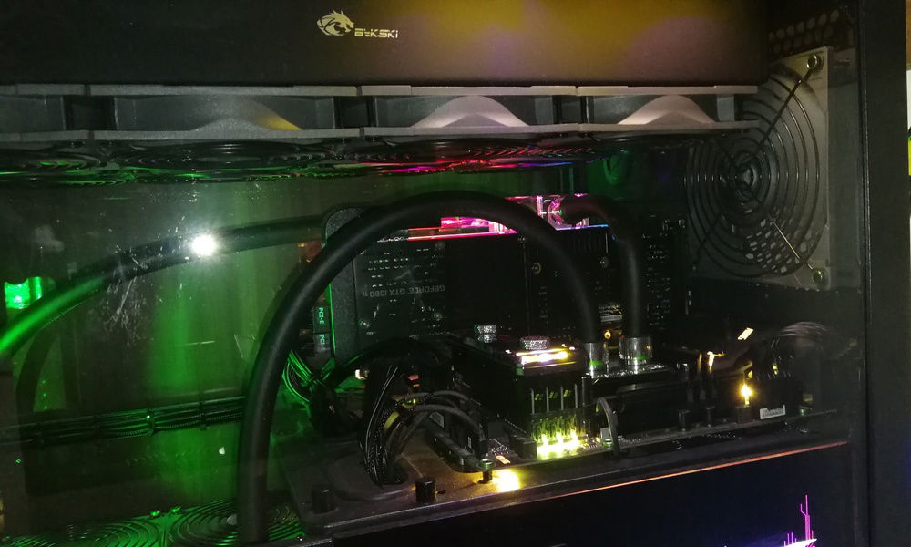 Memory water block is not connected to the water cooling system.