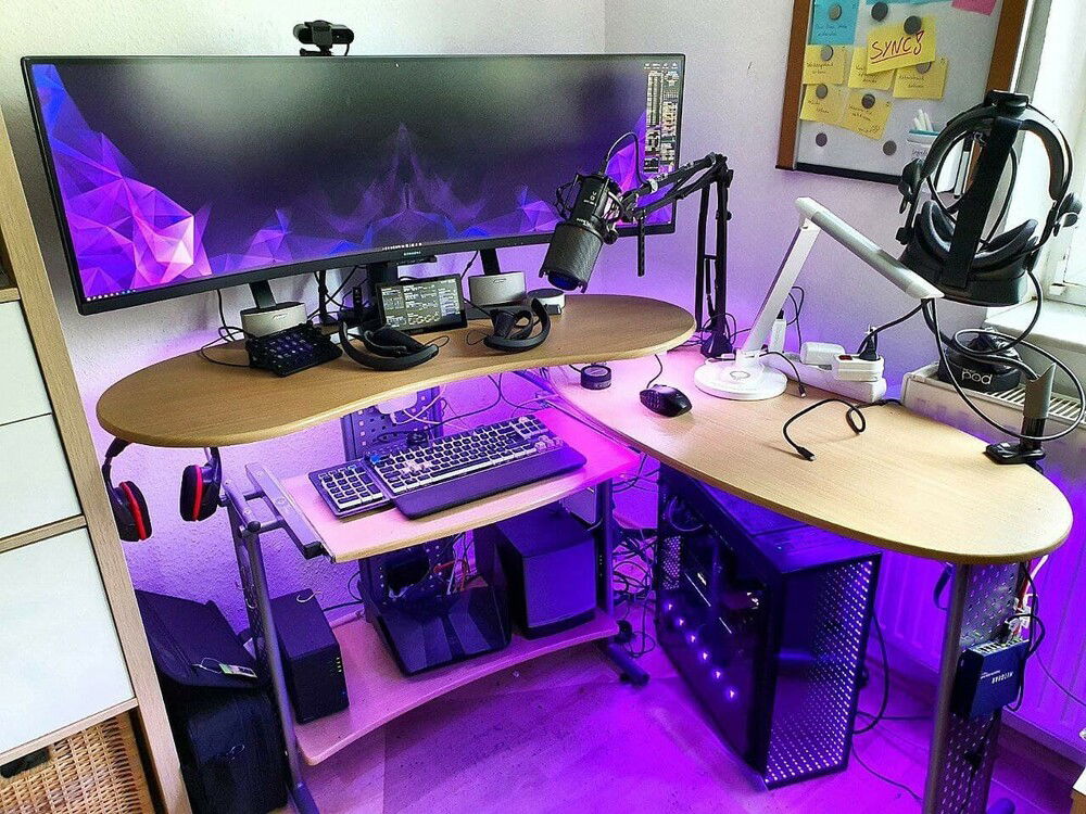 The current look of my setup / PC-corner by day....