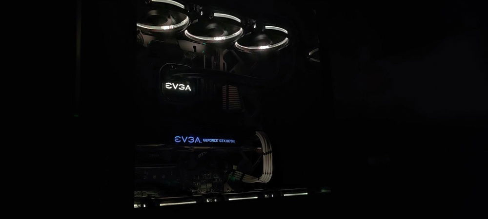 V1.0: Just Gold. (V1.0 included an MSI Z270 SLI, 7600K, and 32GB of TeamGroup T Force Vulcan Z @ 3200MHz).