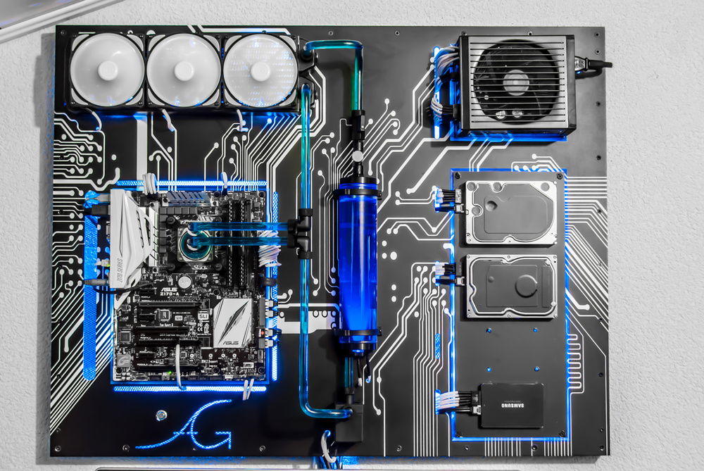 First Version of my Wall PC (2015) after and after, i changed some things...