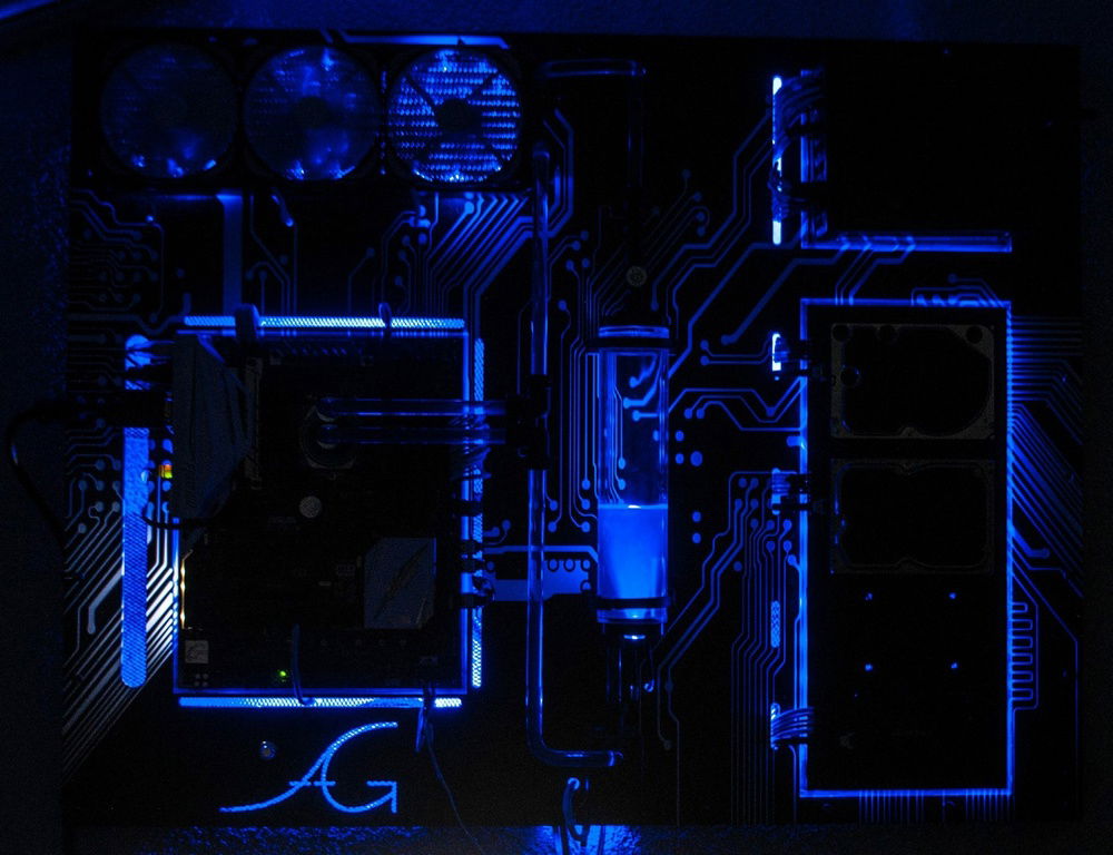 First Version of my Wall PC (2015) after and after, i changed some things...