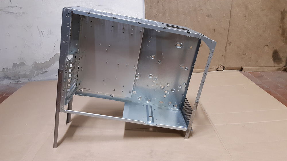 Rised all the case with L shaped metal bars