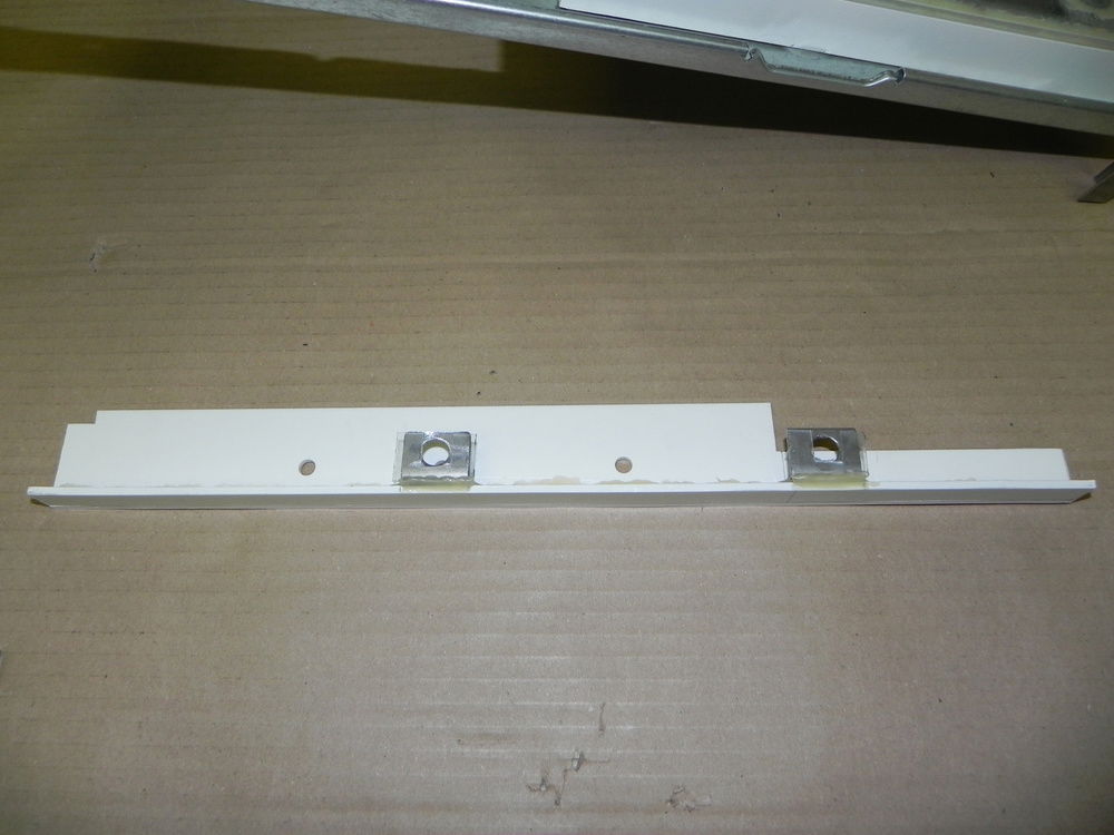 Top cover over MB, right side