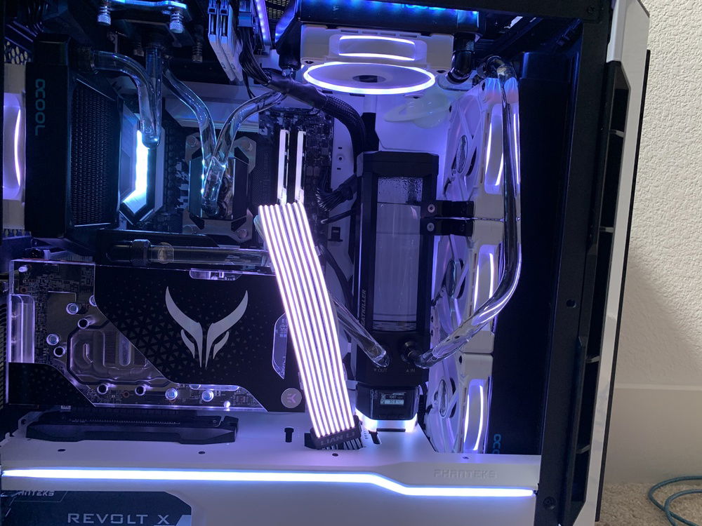 Pseudo-monochromatic motif. White is not consistent between manufacturers it seems.