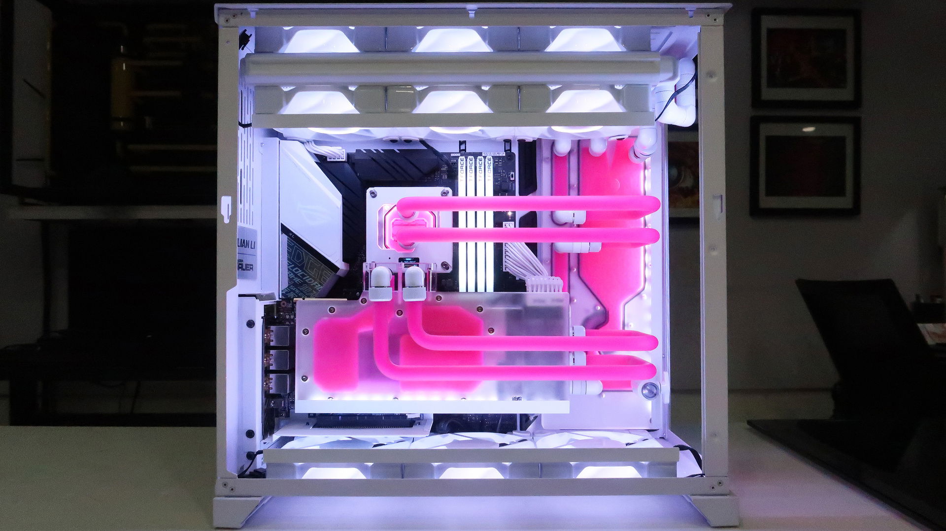 Custom Pc Build 77 "Pink Glaze" A gaming pc on a LianLi 011 Dynamic