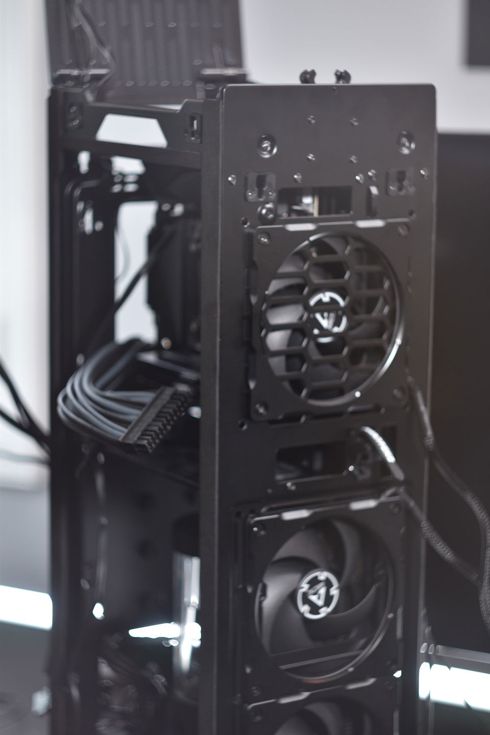 Phanteks Shift X Build Montage » builds.gg