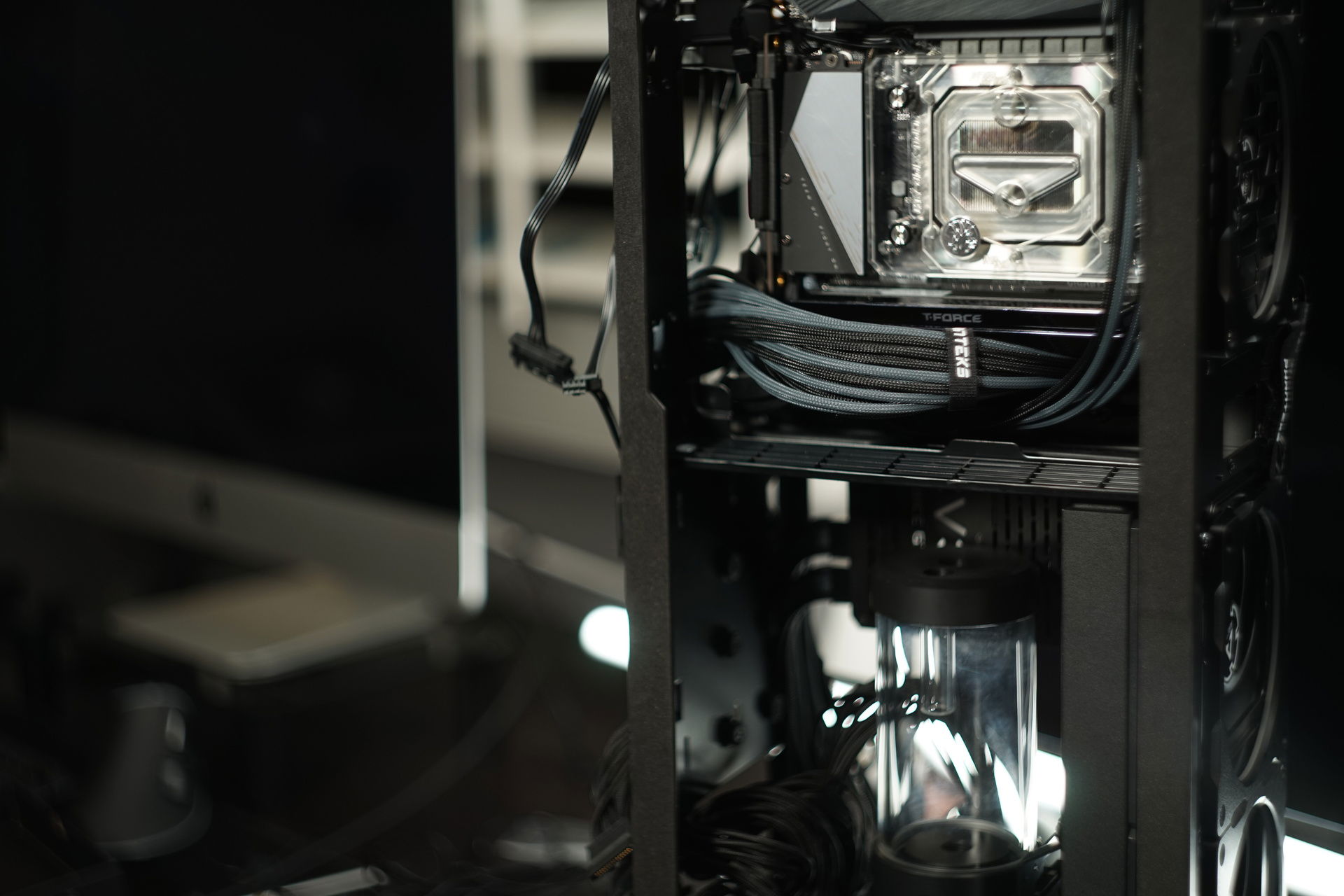 Phanteks Shift X Build Montage » builds.gg