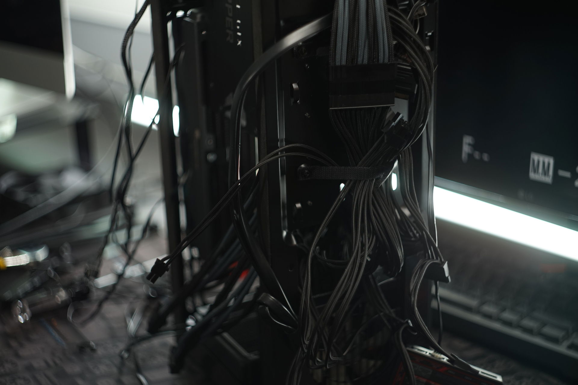Phanteks Shift X Build Montage » builds.gg