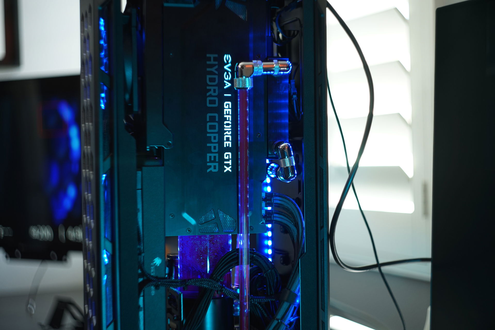 Phanteks Shift X Build Montage » builds.gg