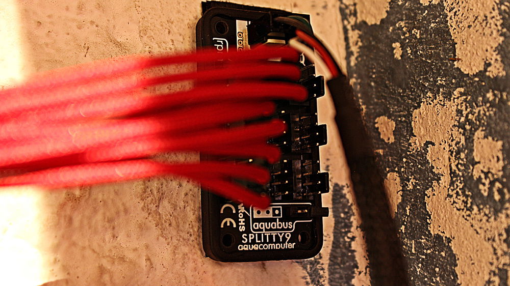 Aquacomputer SPLITTY9 Splitter für bis zu 9 Lüfter oder aquabus-Geräte