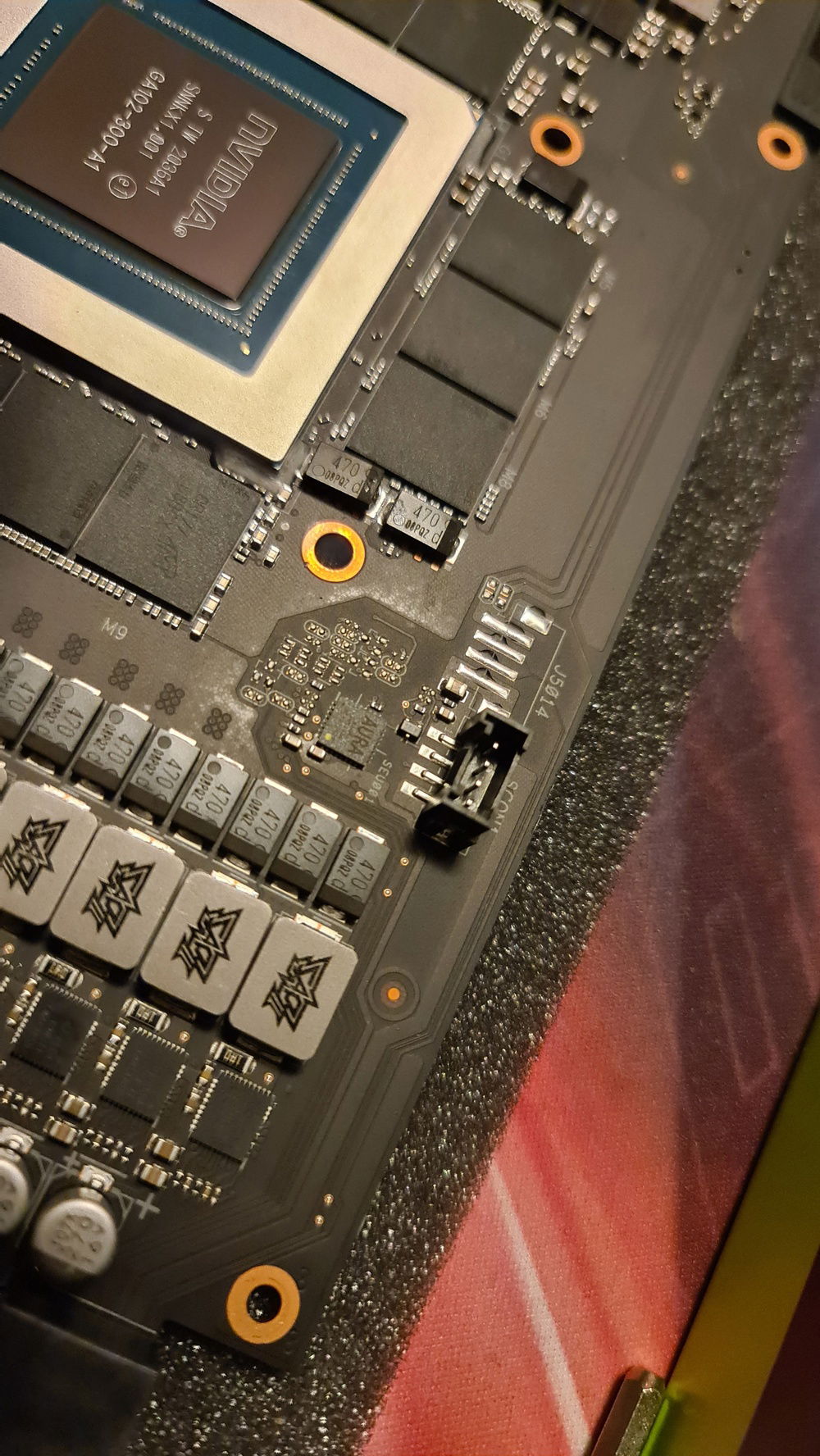 Here the capacitor is already soldered (I did it myself)