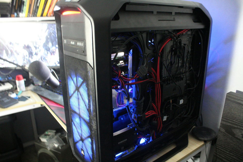 Cable management on the Corsair Graphite 780T case.